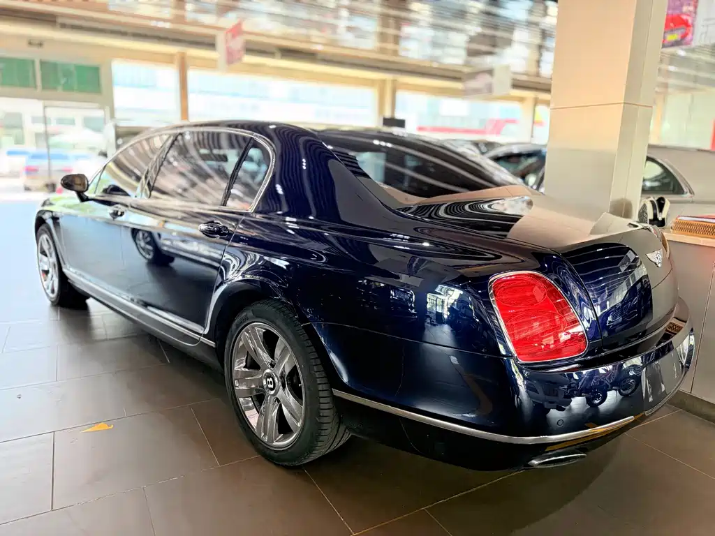 Bentley Flying Spur 2009 — фото 21