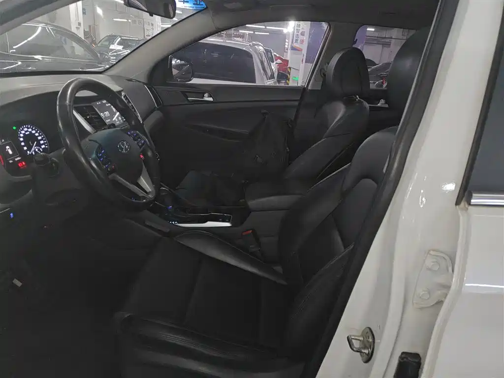 Hyundai Tucson 2017 — фото 14