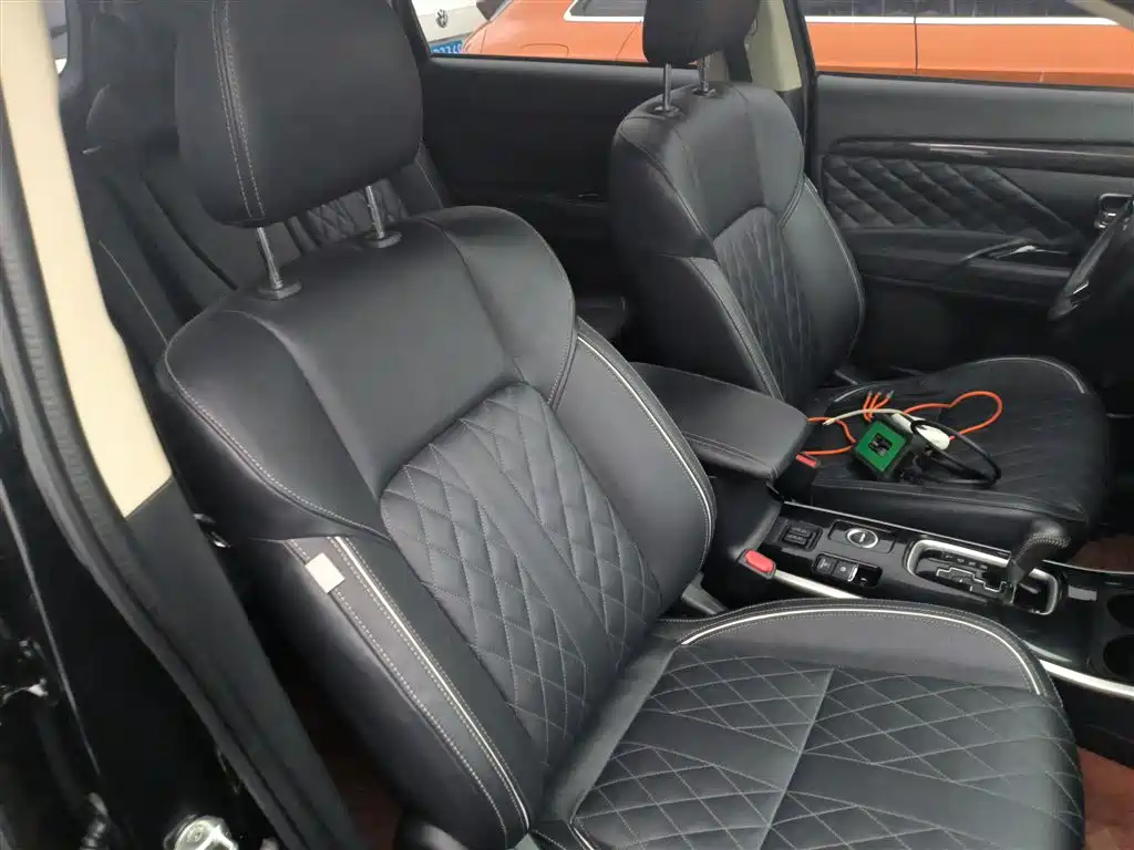 Mitsubishi Outlander 2020 — фото 21