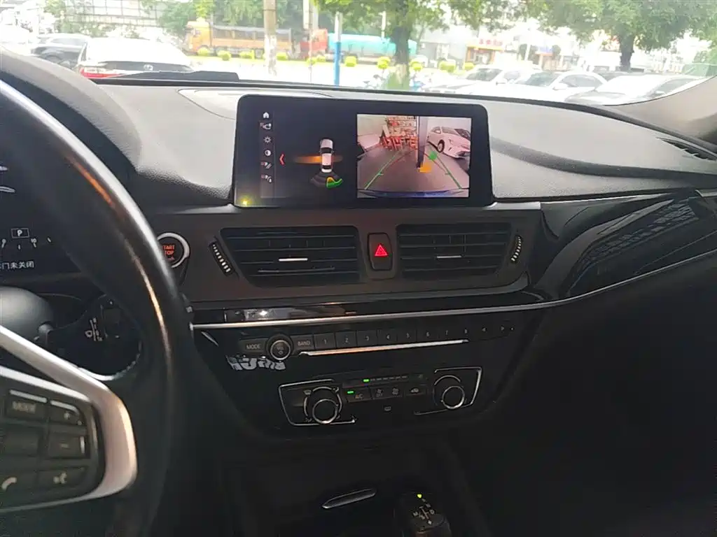 BMW 1 Series 2019 — фото 13
