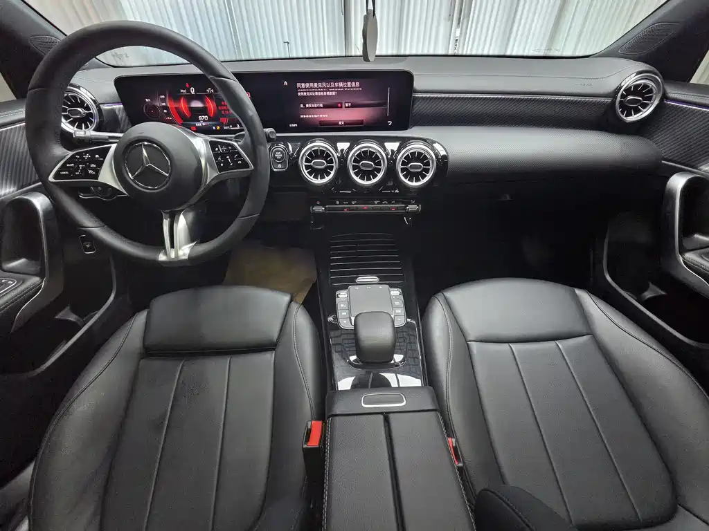 Mercedes-Benz A-Class 2024 — фото 10