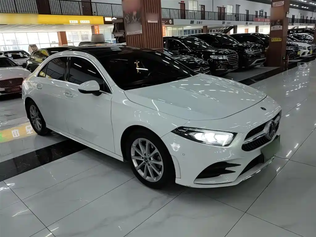 Mercedes-Benz A-Class 2020 — фото 4