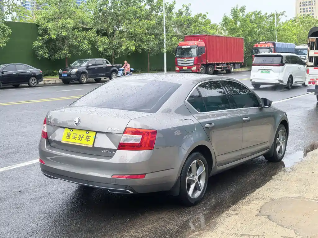 Skoda Octavia 2016 — фото 15