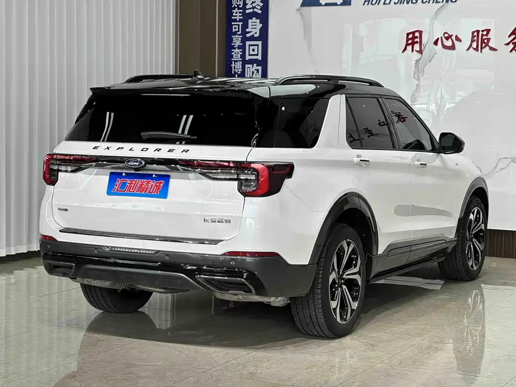 Ford Explorer 2024 — фото 19