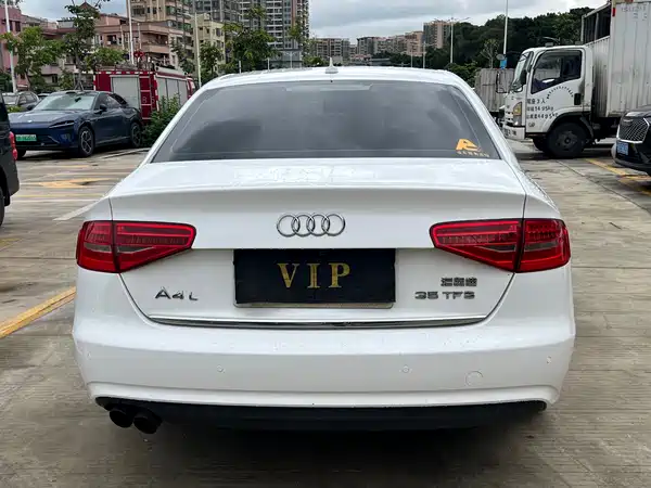 Audi A4L 2016