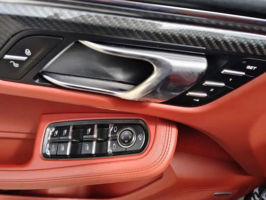 Porsche Macan 2015 — фото 15