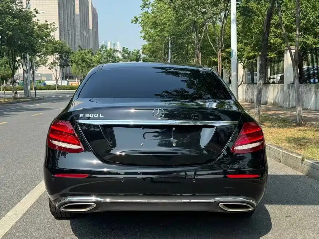 Mercedes-Benz E-Class 2020 — фото 10