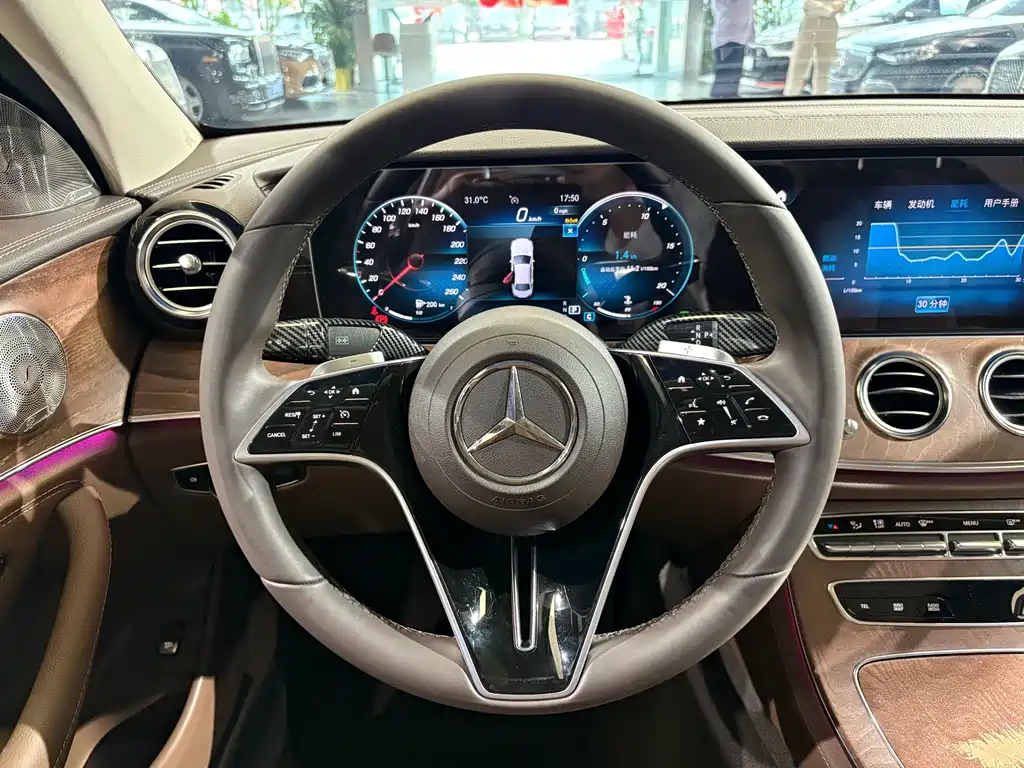 Mercedes-Benz E-Class 2023 — фото 11