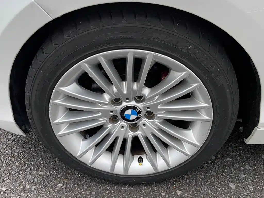 BMW 1 Series 2012 — фото 15