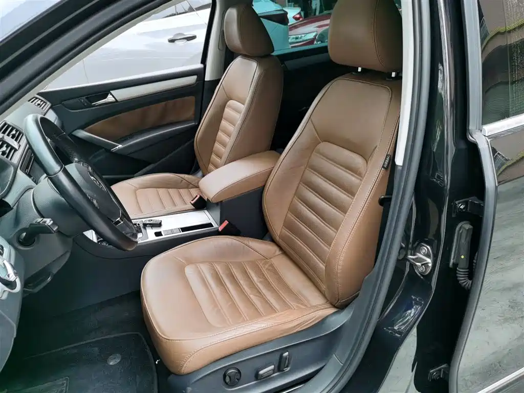 Volkswagen Passat 2015 — фото 15