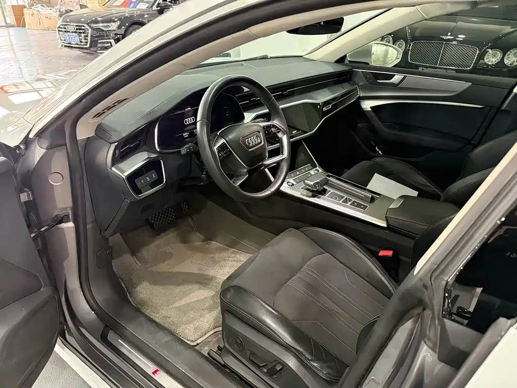 Audi A7L 2023