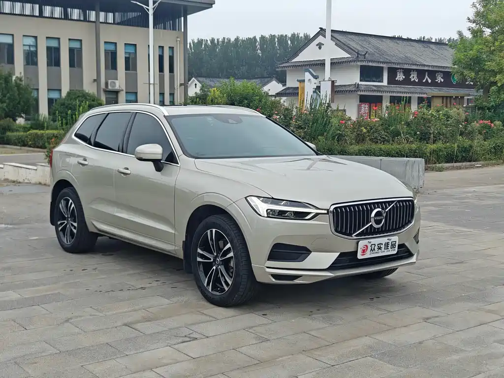 Volvo XC60 2019 — фото 3
