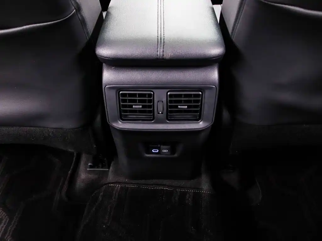 Toyota RAV4 2022 — фото 15