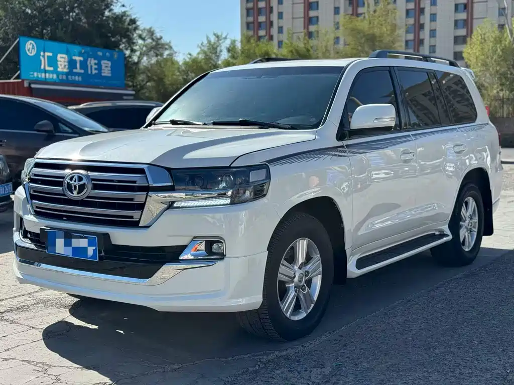 Toyota Land Cruiser 2015 — фото 1