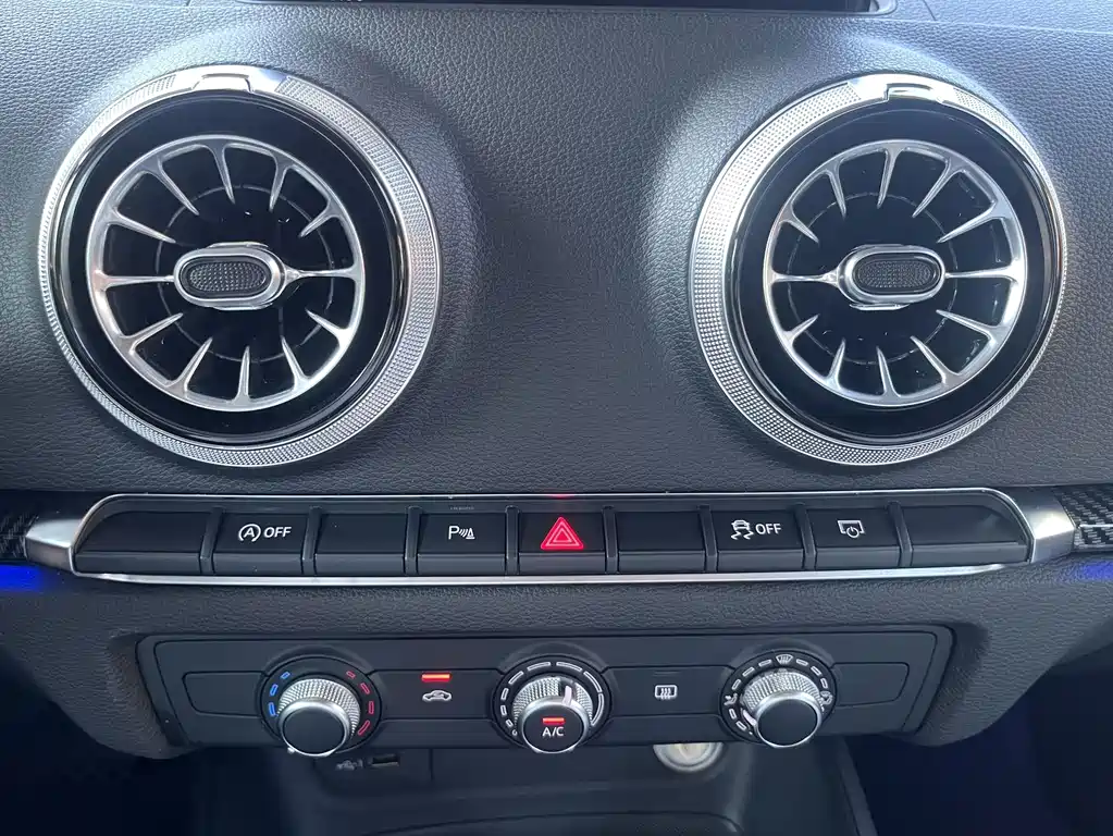 Audi A3 2018 — фото 21