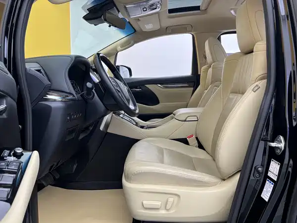 Toyota Alphard 2023