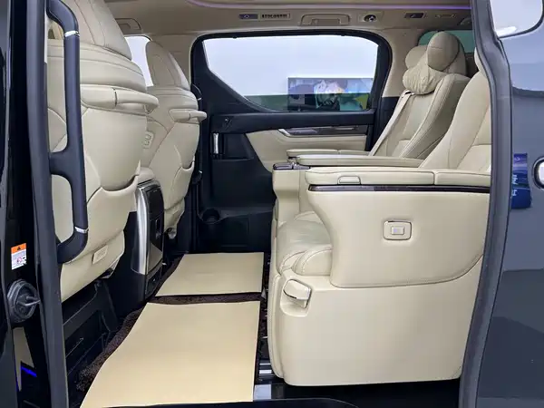 Toyota Alphard 2023