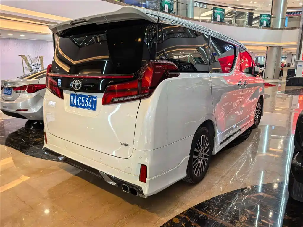 Toyota Alphard 2018 — фото 3