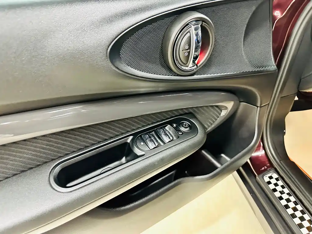 MINI Clubman 2017 — фото 18