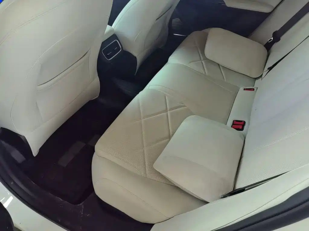 Geely Galaxy L6 2024 — фото 17
