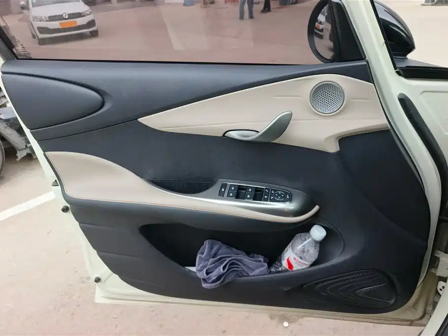 BYD Dolphin 2023