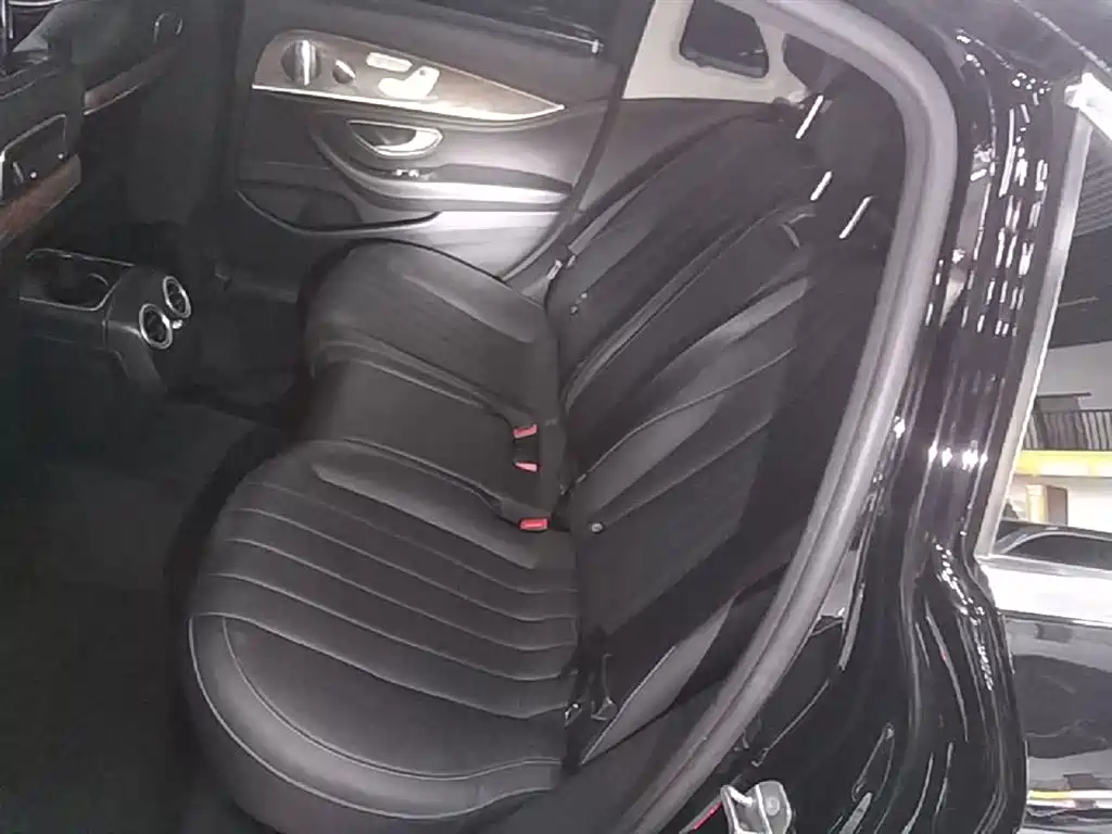 Mercedes-Benz E-Class 2020 — фото 17