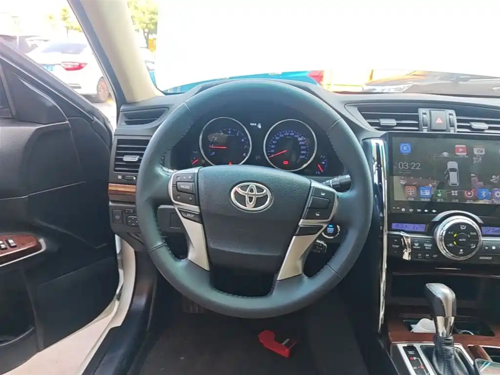 Toyota Reiz 2017 — фото 11