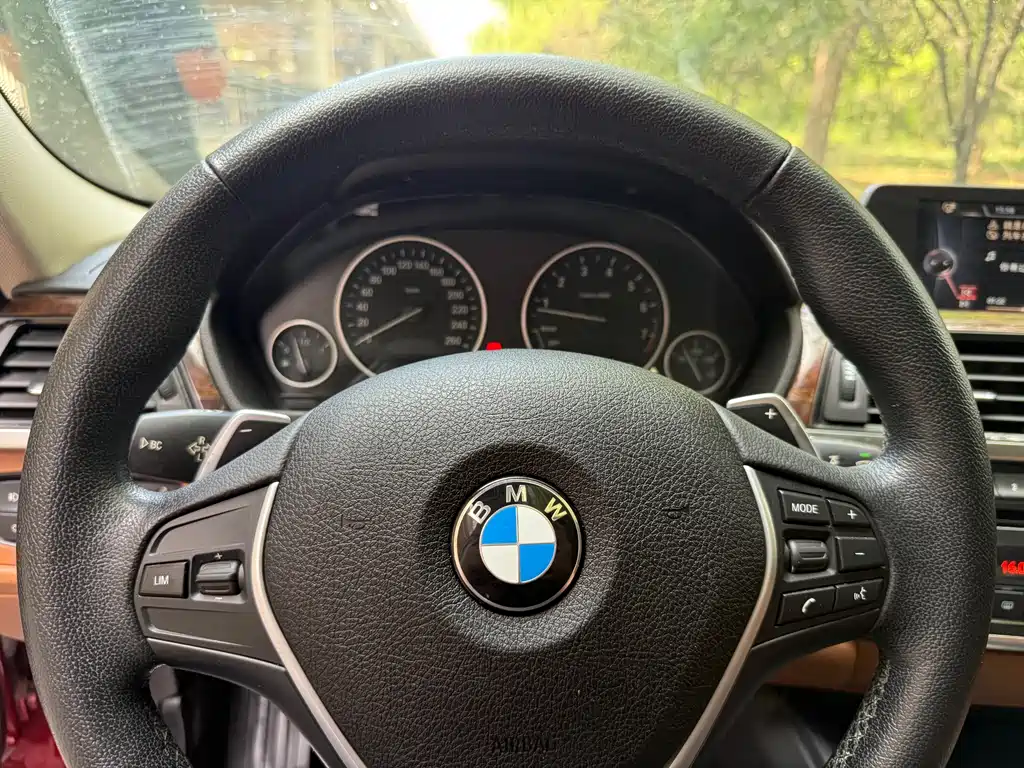 BMW 3 Series 2015 — фото 18