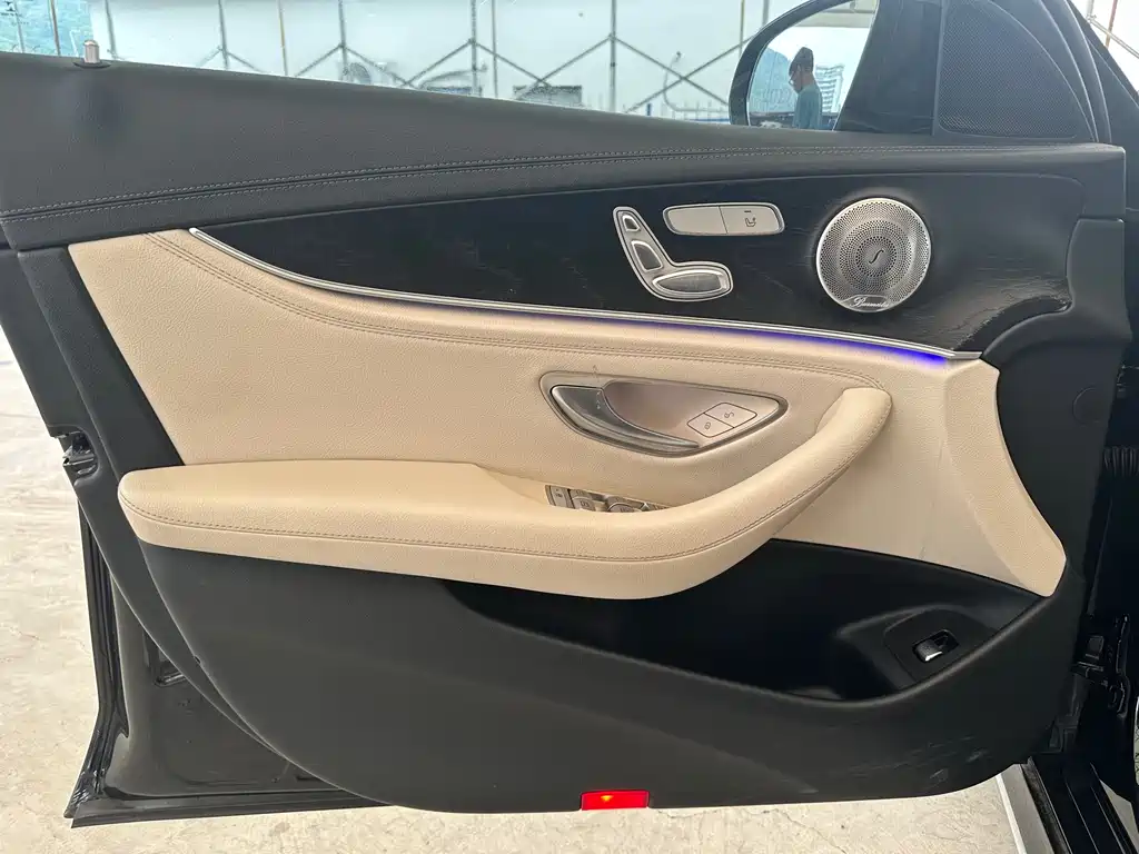 Mercedes-Benz E-Class 2017 — фото 19