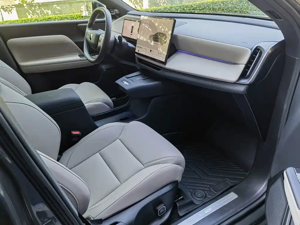 Volvo XC70 Plug-In Hybrid 2025 — фото 19