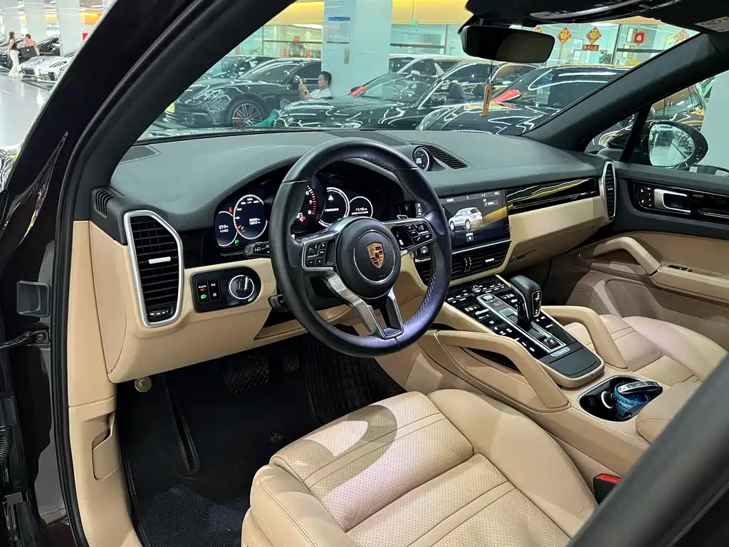Porsche Cayenne 2019 — фото 9