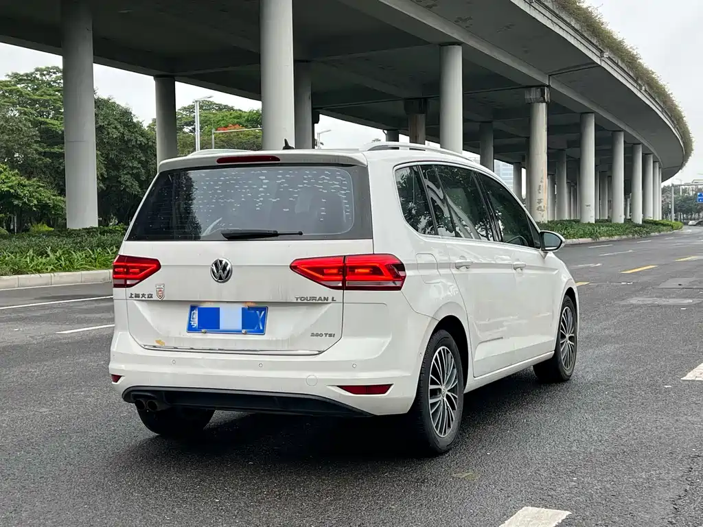 Volkswagen Touran 2016 — фото 13