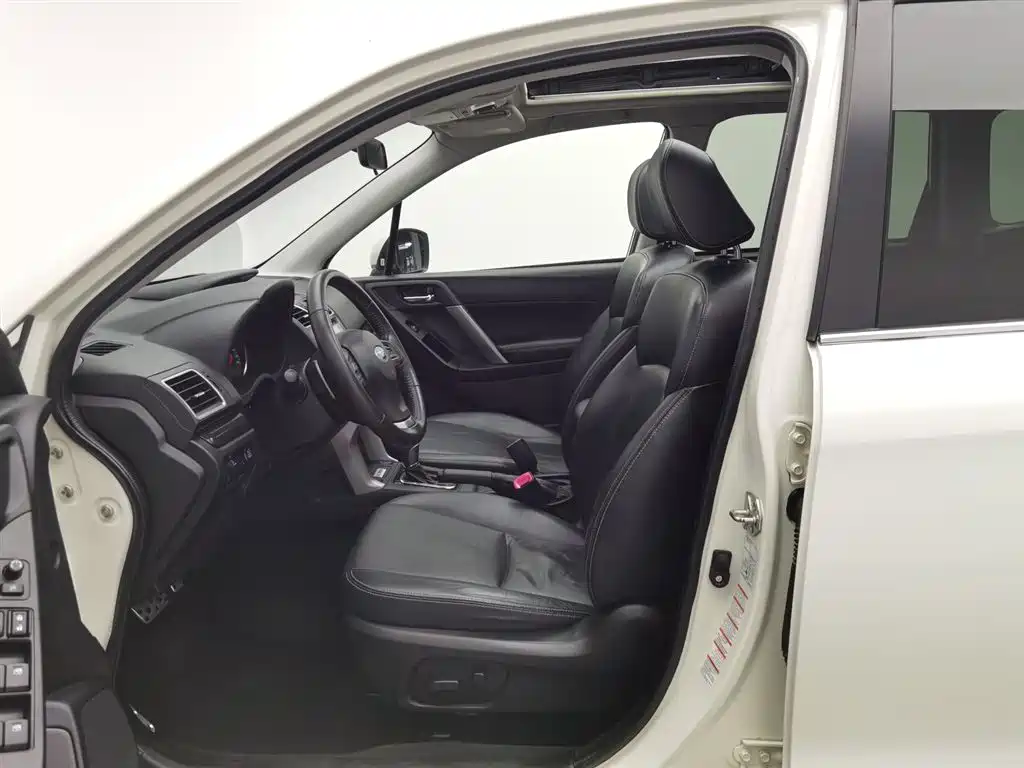 Subaru Forester 2016 — фото 10