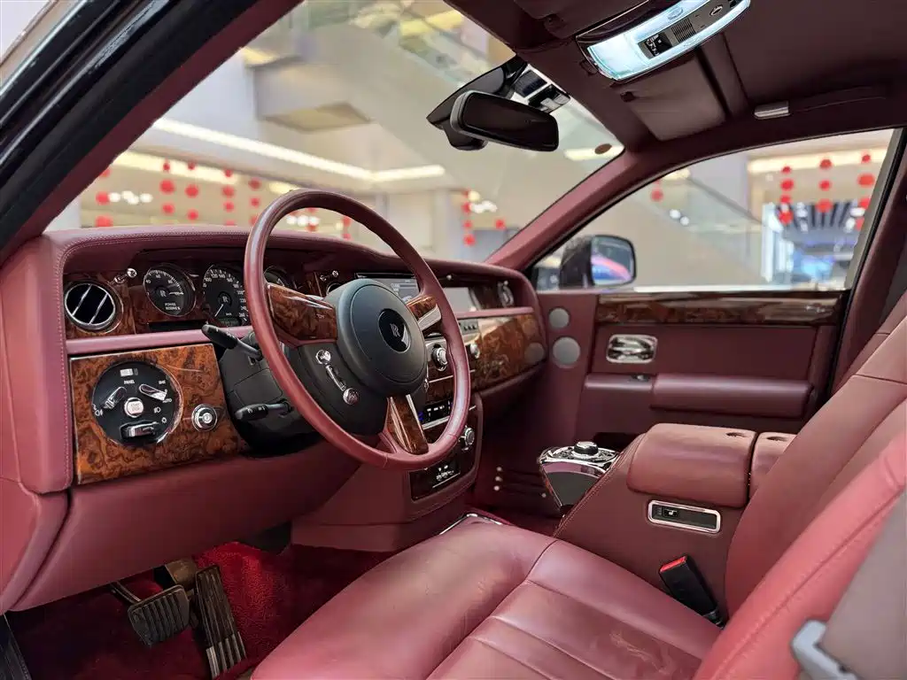 Rolls-Royce Phantom 2015 — фото 24