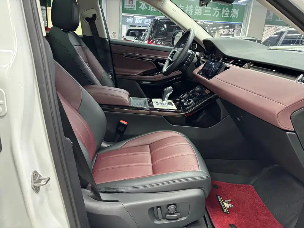 Land Rover Evoque 2023 — фото 20
