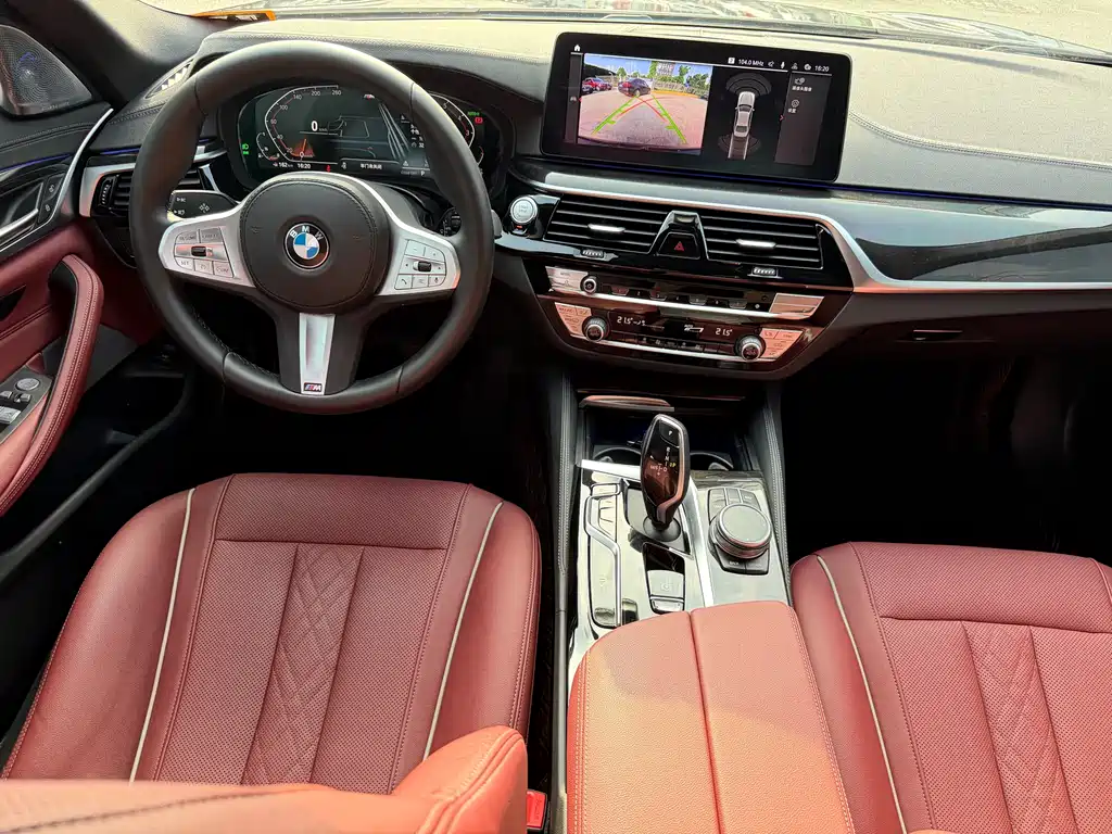 BMW 5 Series 2022 — фото 16