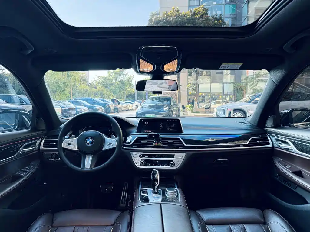 BMW 7 Series 2021 — фото 14