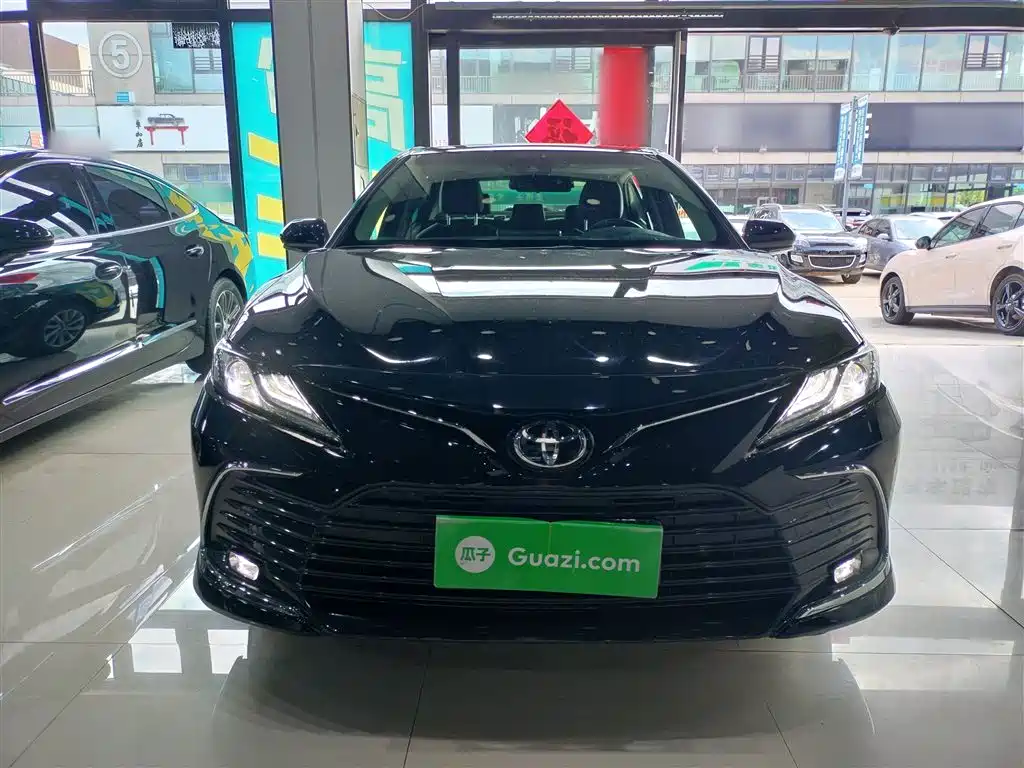 Toyota Camry 2022 — фото 3