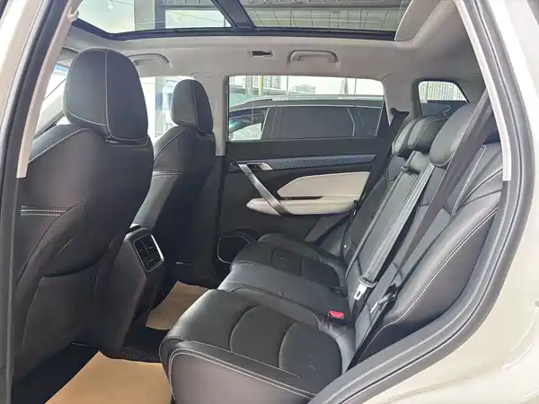 Geely Boyue 2021