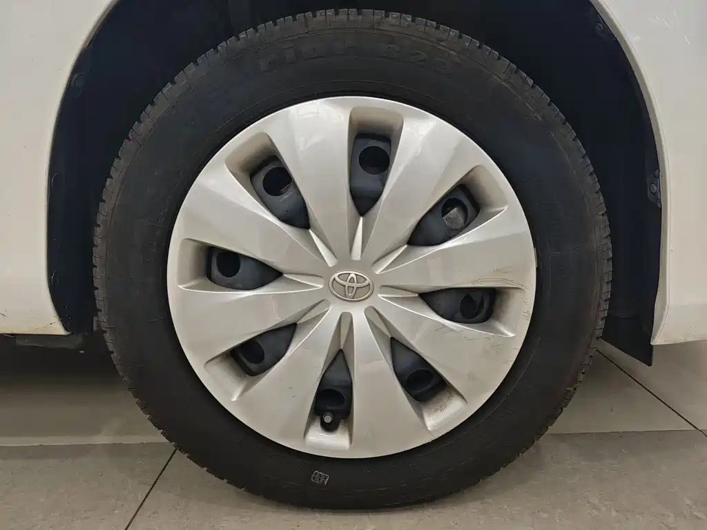 Toyota Yaris L 2021 — фото 16