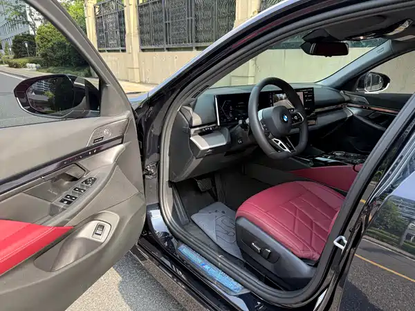 BMW 5 Series 2025