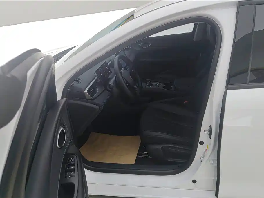 BYD Seal 05 DM-i 2025 — фото 9