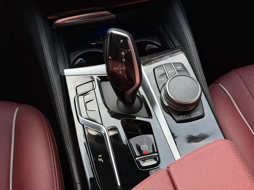 BMW 5 Series 2022 — фото 18