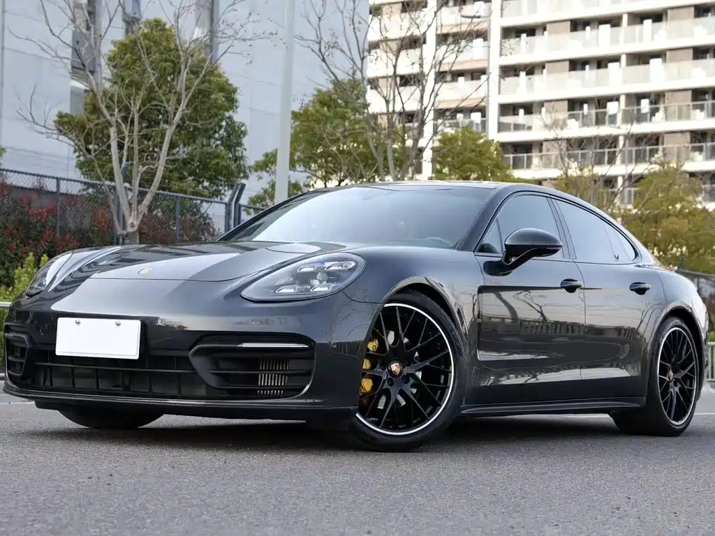 Porsche Panamera 2021