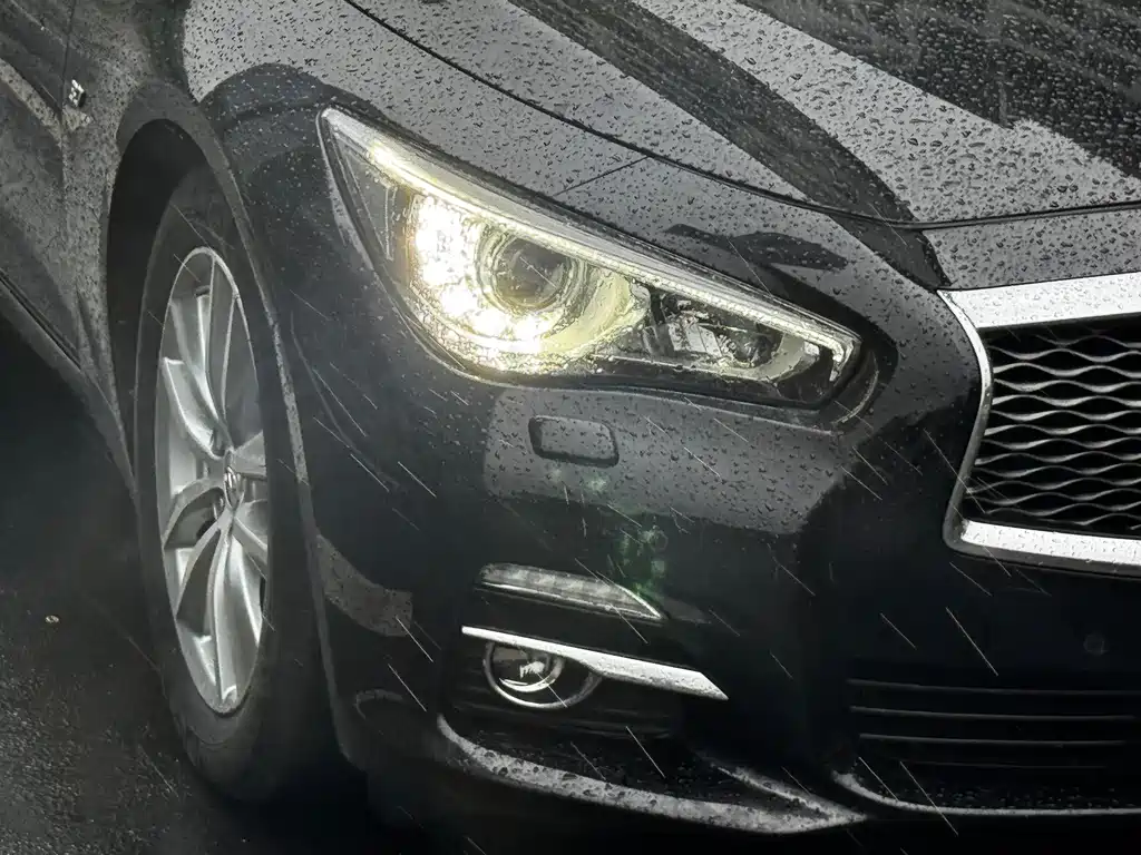 Infiniti Q50 2017 — фото 6