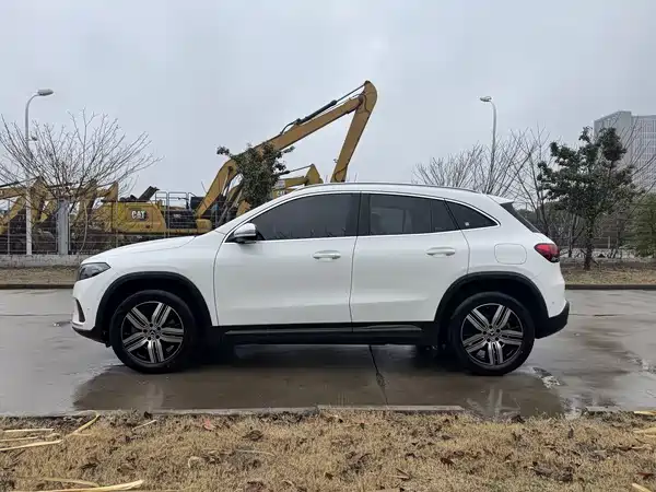 Mercedes-Benz EQA 2023