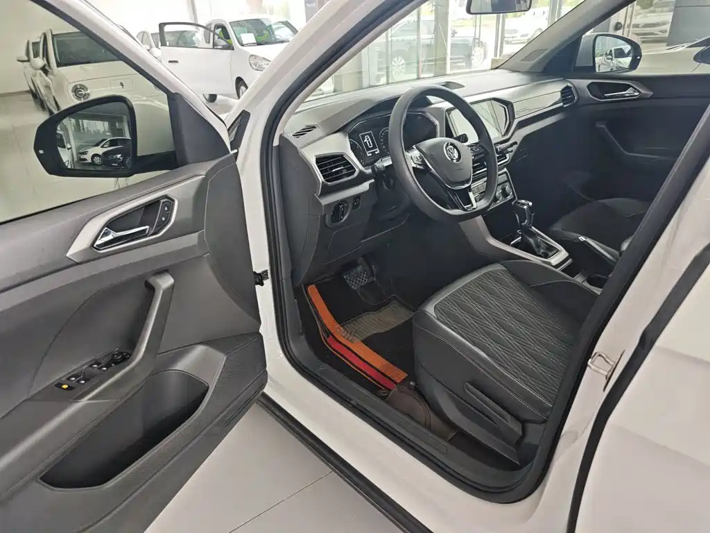 Volkswagen T-Cross 2019 — фото 16