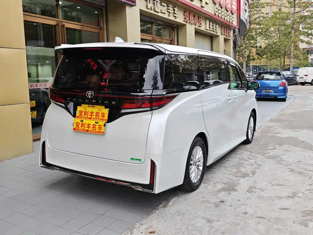 Toyota Vellfire 2025 — фото 6