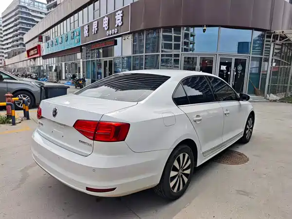 Volkswagen Sagitar 2018