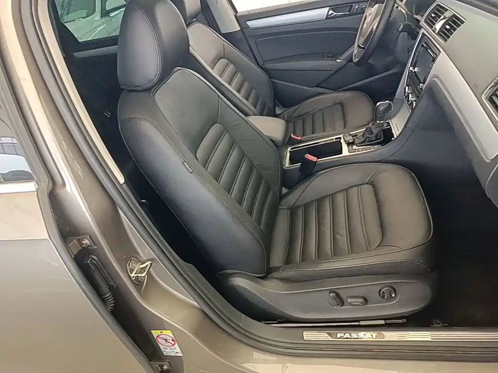 Volkswagen Passat 2015 — фото 25